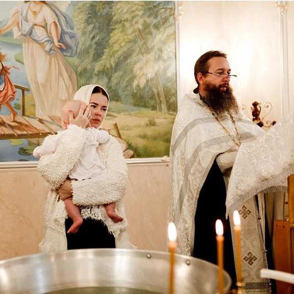 Елена Князева крестила сына