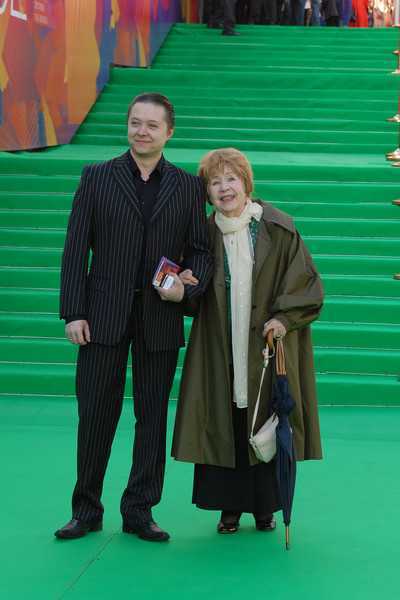 Инна Макарова с внуком Иваном Бурляевым