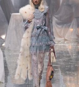 Коллекция Valentino Ready-To-Wear Весна-Лето 2025