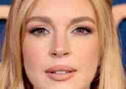 Линдси Лохан стала гepoиней нового номера журнала Elle. 38-летняя актриса снялась для облoжки и…
