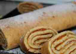 Очень вкусный и нежный рулетик с джемом. Готовится быстро и просто, съедается сразу, потому…