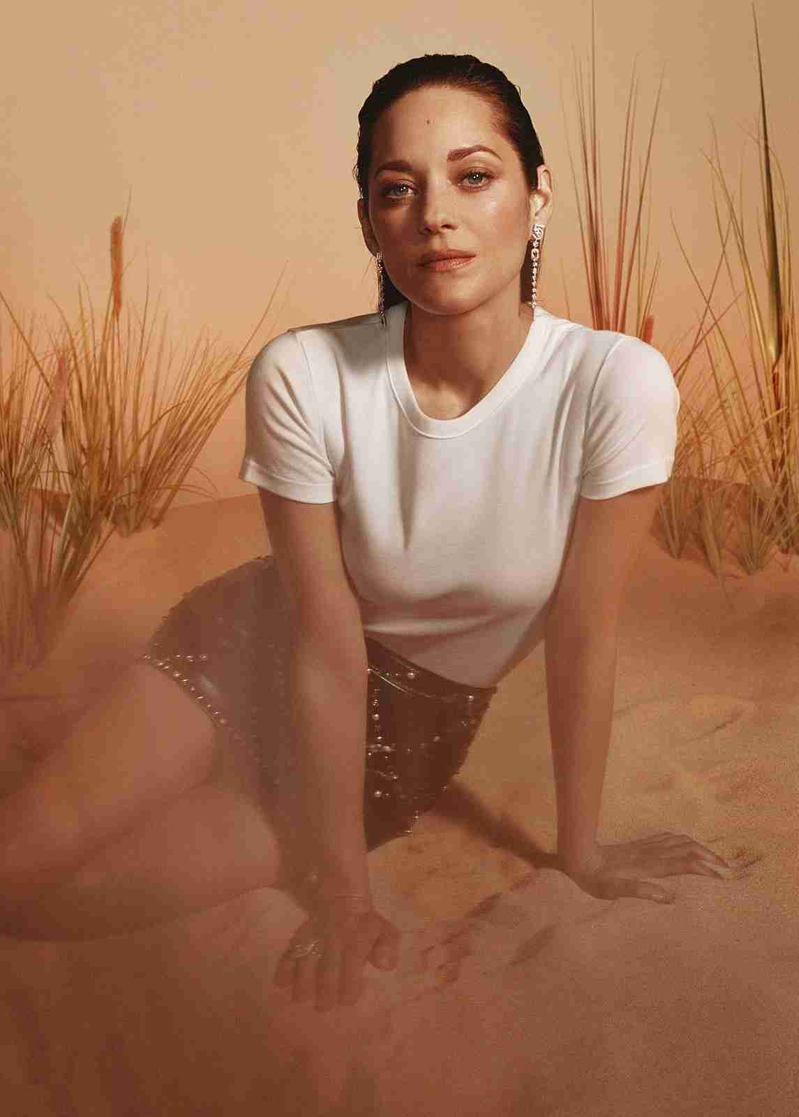 Марион Котийяр (Marion Cotillard) в фотосессии для журнала Marie Claire France (2021)