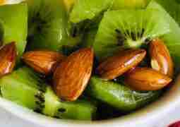 🥜 Какие продукты понижают риск образования тромбов? 🥝 Куркума. При употреблении 7 граммов специи…