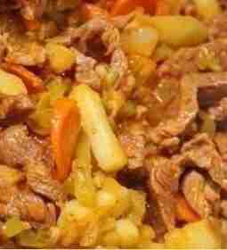 Очень вкусное мясное азу  Ингредиенты:  -Мясо говядина, свинина и даже курица (любое)  -150 гр….