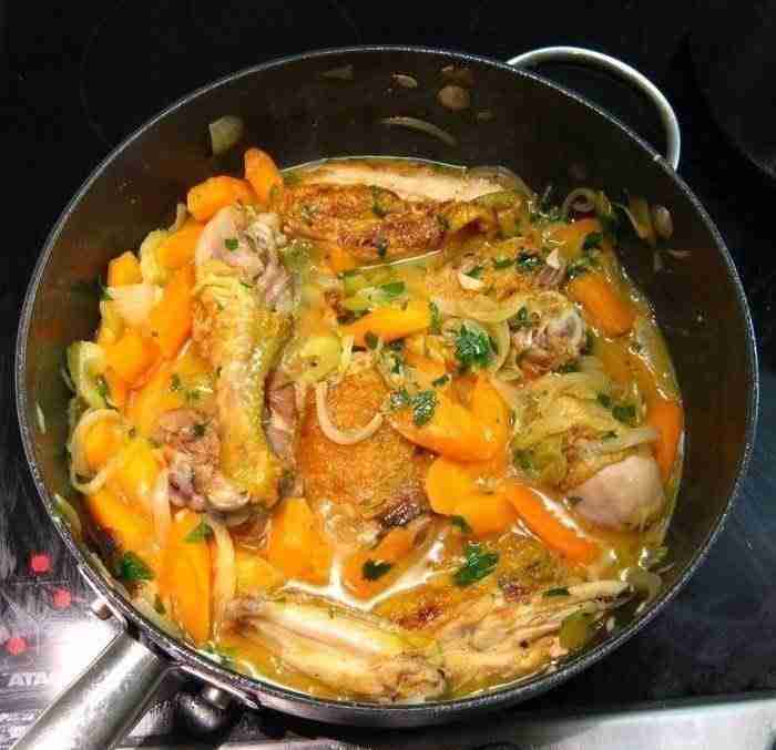 Фрикасе из курицы Ингредиенты: филе курицы (или индейки) -500 г репчатый лук — 1-2…