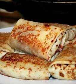 Блинчики с мясом Ингредиенты для теста: — 2 стакана молока — 2 яйца -…